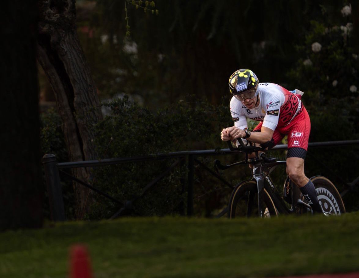 Ismael Gandarillas compitiendo en duatlón patrocinado por Barón & Barón